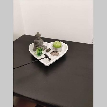 Appt En Bas De Villa, Petit Exterieur, 1 Place De Parking Cuers Luaran gambar