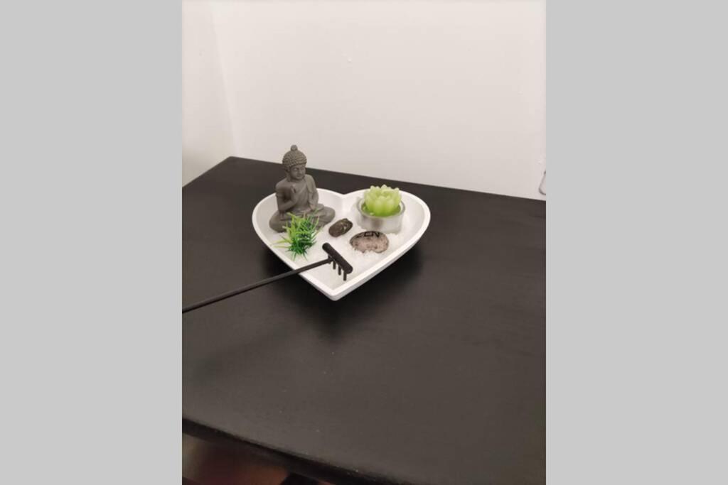 Appt En Bas De Villa, Petit Exterieur, 1 Place De Parking Cuers Luaran gambar